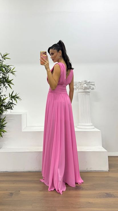 Pembe Derin V Yaka Özel Tasarım Şifon Abiye Elbise